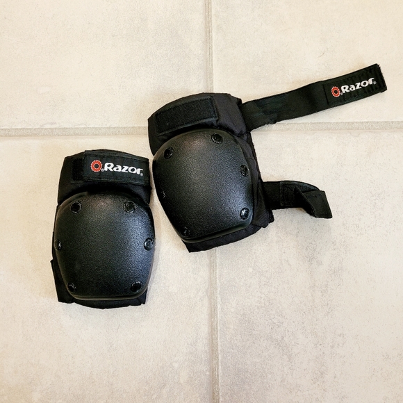 Razor Elbow Pads - Picture 3 of 5